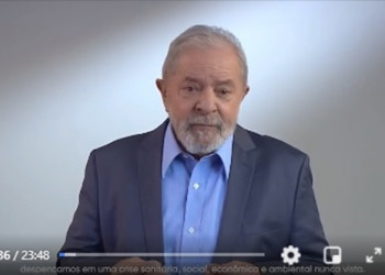 Lula faz discurso histórico e se coloca à disposição para voltar a ser presidente